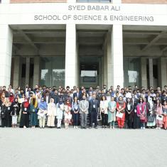 Group photo of participants, guest speakers and organisers. 